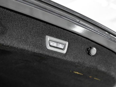 Used 2017 BMW 740i xDrive image 53