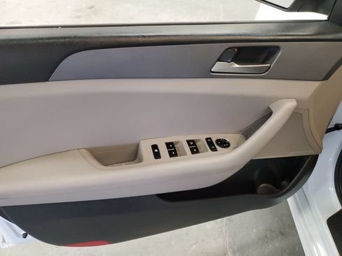Used 2018 Hyundai Sonata SE w/ Cargo Package FWD image 12
