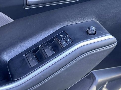 Used 2020 Toyota Highlander LE image 15