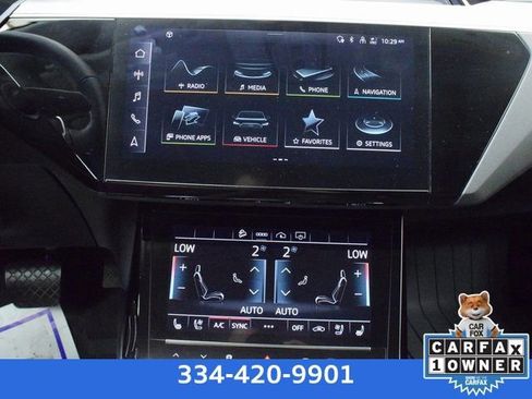 Used 2021 Audi e-tron Premium Plus w/ Premium Plus Package image 38