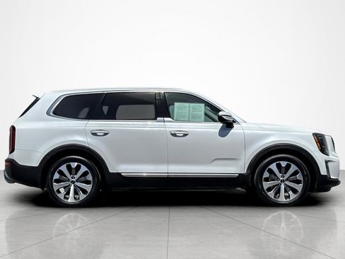 Used 2020 Kia Telluride S w/ S 8 Passenger Seating Package FWD image 6