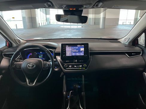 Used 2022 Toyota Corolla Cross XLE w/ Convenience Package AWD/4WD image 39