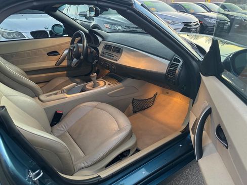 Used 2003 BMW Z4 2.5i image 15