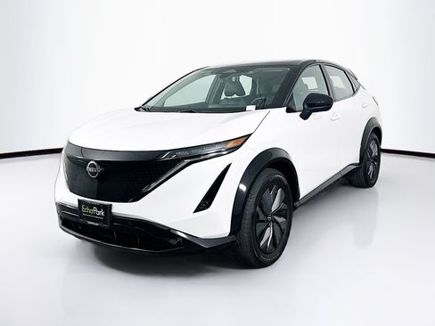 Used 2024 Nissan Ariya AWD image 3