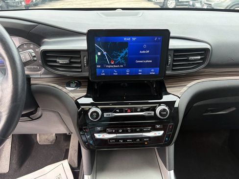 Used 2021 Ford Explorer Limited w/ Equipment Group 301A image 16