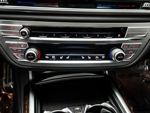 Used 2021 BMW 740i xDrive 740i xDrive w/ M Sport Package image 20