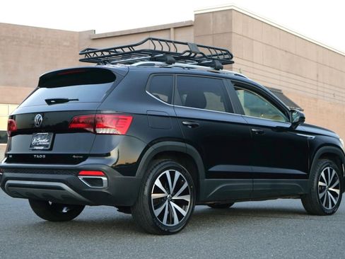 Used 2022 Volkswagen Taos SE image 4