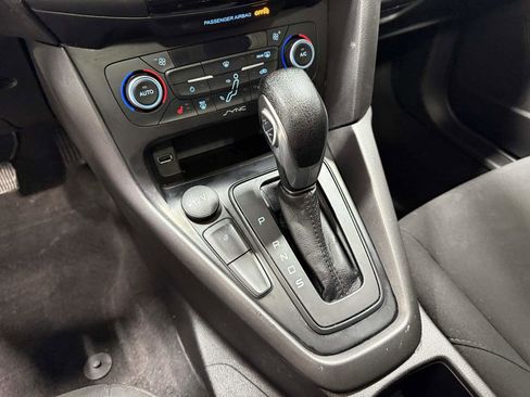 Used 2018 Ford Focus SEL w/ Cold Weather Package FWD image 13