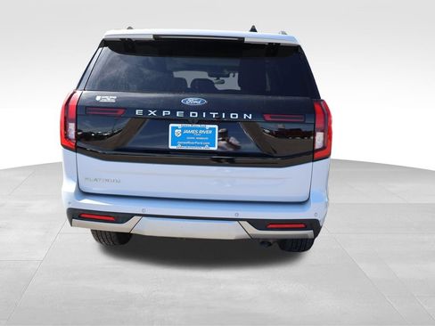 Used 2025 Ford Expedition Platinum AWD/4WD image 13