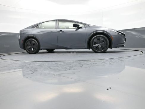 Used 2024 Toyota Prius Prime FWD image 15