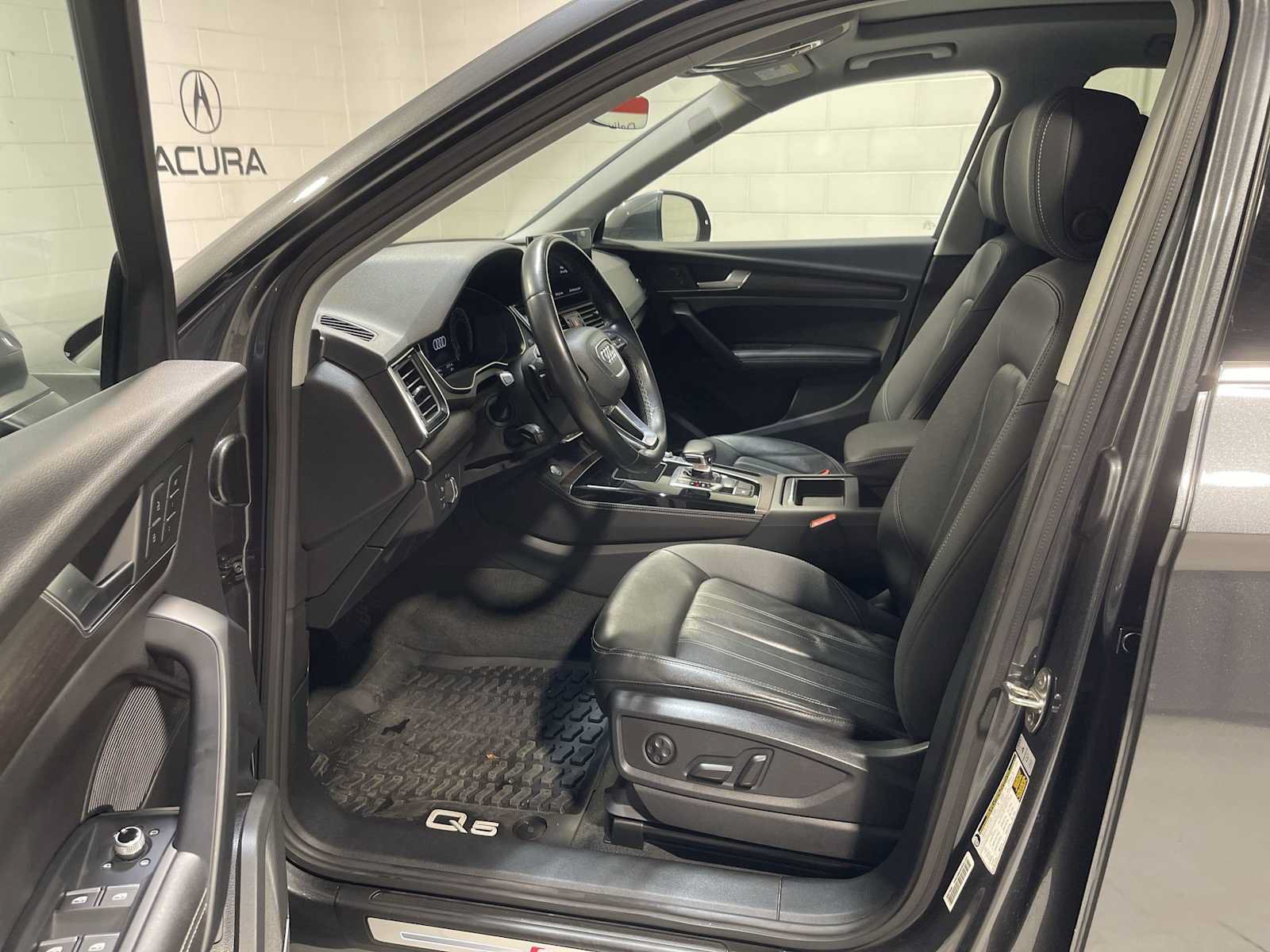 Used 2022 Audi Q5 2.0T Premium Plus w/ Premium Plus Package AWD/4WD image 2