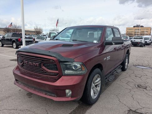 Used 2018 RAM 1500 Sport image 10