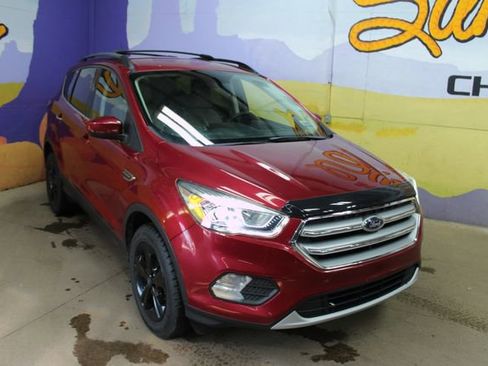 Used 2017 Ford Escape SE w/ Equipment Group 201A image 2