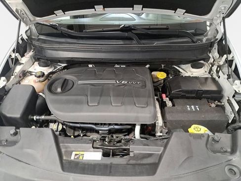 Used 2016 Jeep Cherokee Latitude w/ Cold Weather Group AWD/4WD image 29