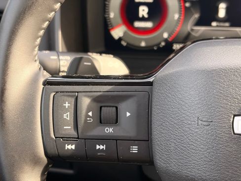 Certified 2026 Nissan Rogue SL FWD image 27
