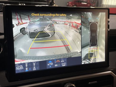 Used 2025 Toyota 4Runner Limited image 25