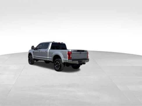 Certified 2022 Ford F250 Lariat w/ Tremor Off-Road Package image 3