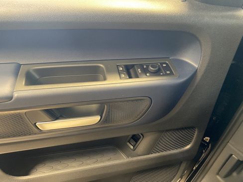 New 2025 Volkswagen ID. Buzz Pro S RWD image 10