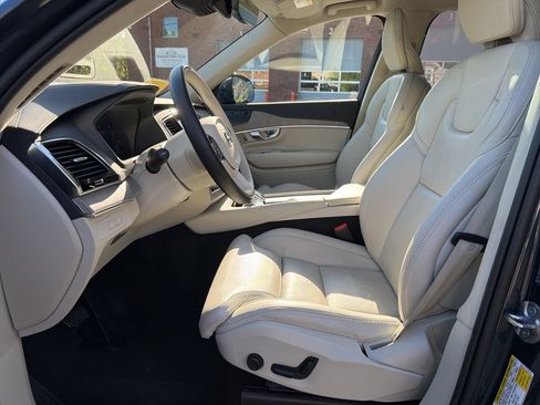 Used 2024 Volvo XC90 T8 Ultimate w/ Lounge Package AWD/4WD image 14