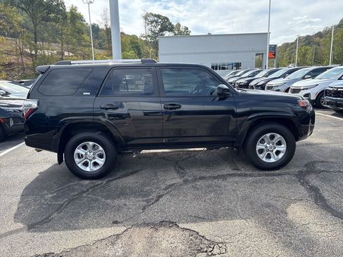 Used 2021 Toyota 4Runner SR5 image 6