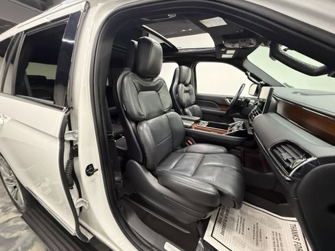 Used 2022 Lincoln Navigator Reserve w/ Equipment Group 201A image 24