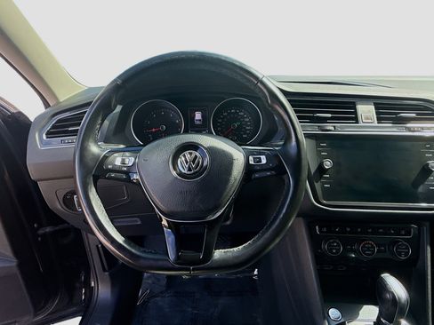 Used 2018 Volkswagen Tiguan SE FWD image 8