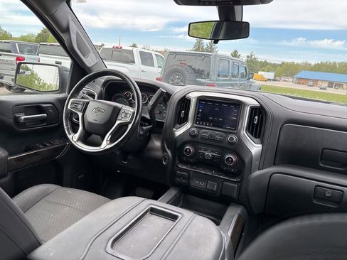 Used 2020 Chevrolet Silverado 1500 LT Trail Boss AWD/4WD image 16