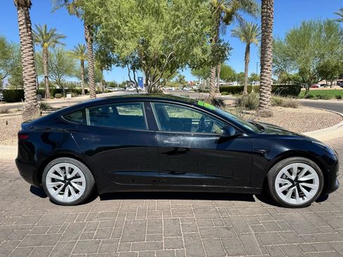 Used 2022 Tesla Model 3 Standard Range RWD image 2