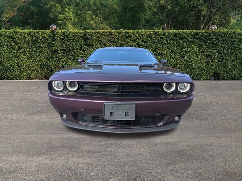Used 2020 Dodge Challenger SXT w/ Plus Package image 9