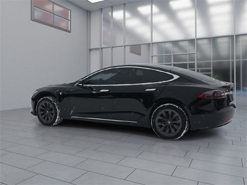 Used 2020 Tesla Model S Long Range Plus image 6