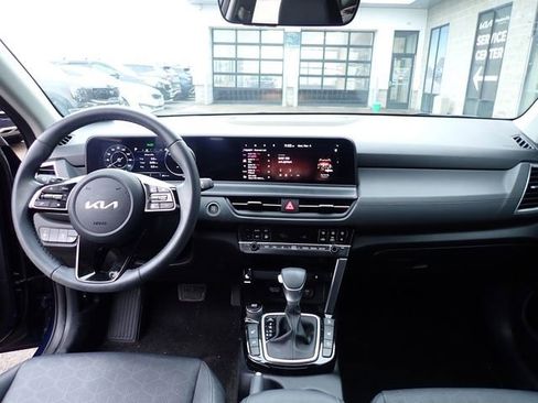 Certified 2024 Kia Seltos EX image 10
