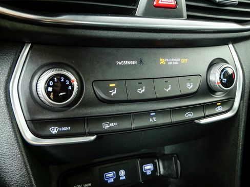 Used 2019 Hyundai Santa Fe SE FWD image 15