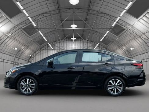 Used 2024 Nissan Versa SV image 4