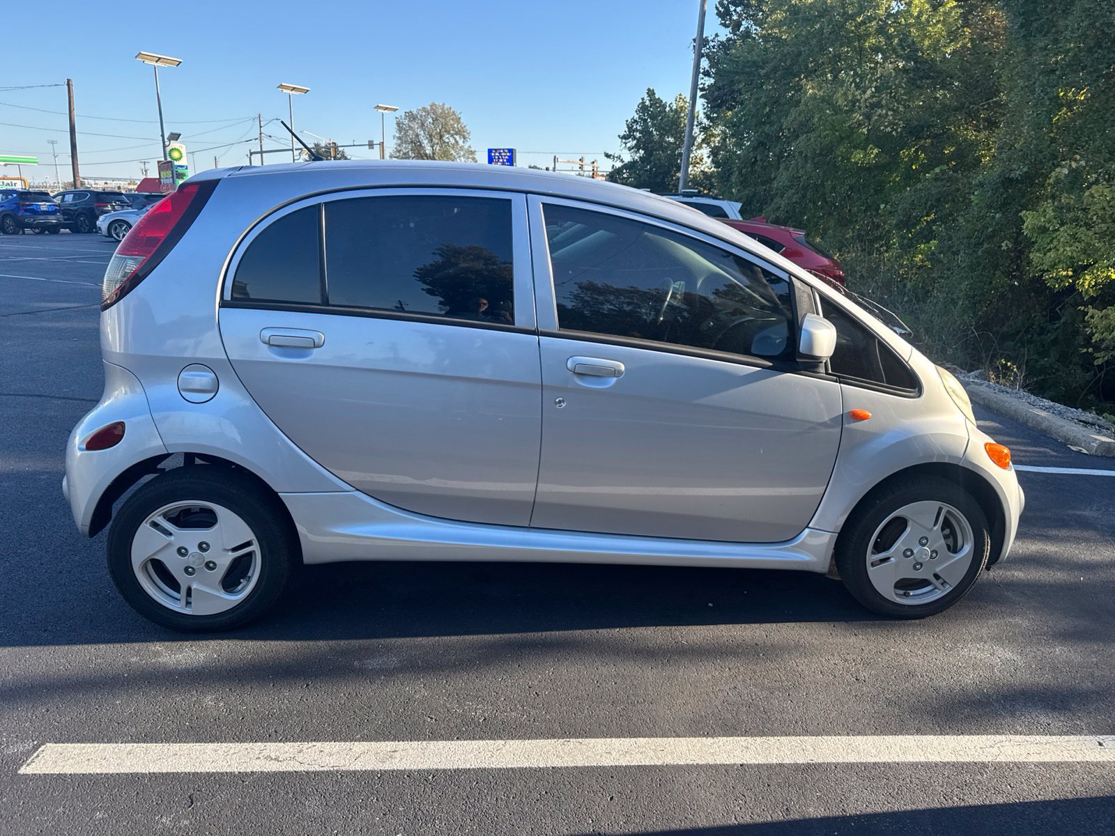 Used 2012 Mitsubishi i SE RWD image 6