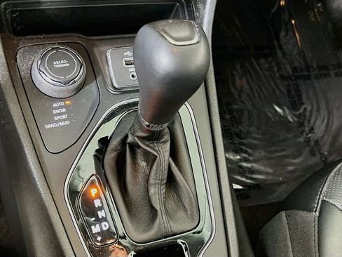Used 2023 Jeep Cherokee Altitude Lux AWD/4WD image 17