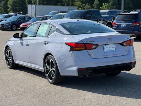 Used 2024 Nissan Altima 2.5 SR FWD image 41