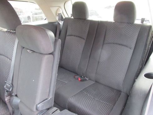 Used 2017 Dodge Journey SE w/ Flexible Seating Group FWD image 18
