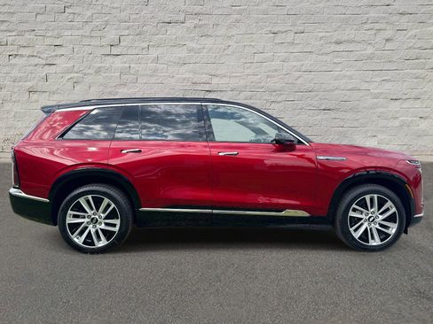 New 2026 Cadillac Vistiq Luxury AWD/4WD image 6