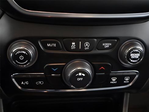 Used 2021 Jeep Cherokee Latitude Lux image 46