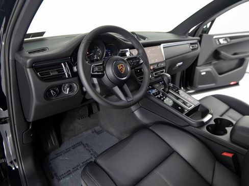 New 2026 Porsche Macan AWD/4WD image 4