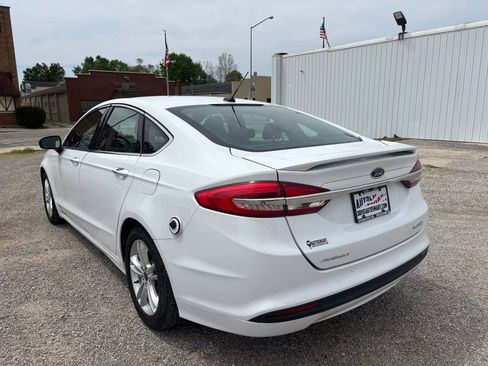 Used 2018 Ford Fusion SE w/ Equipment Group 602A FWD image 5