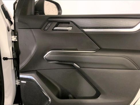 Used 2025 GMC Acadia Elevation FWD image 26