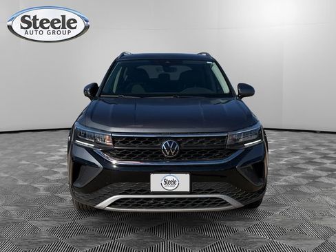 New 2024 Volkswagen Taos SE image 8