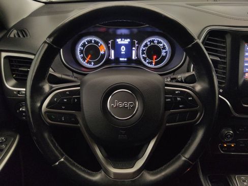 Used 2019 Jeep Cherokee Latitude Plus FWD image 22