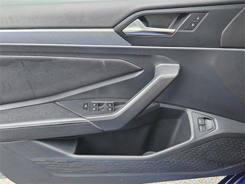 Used 2023 Volkswagen Jetta SE image 27