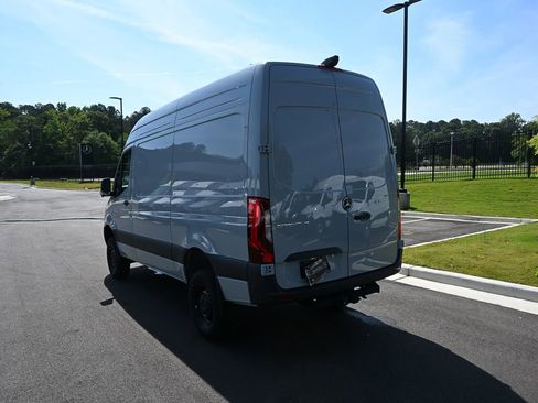 Used 2025 Mercedes-Benz Sprinter 2500 image 3