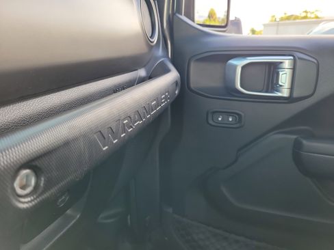 Used 2020 Jeep Wrangler Unlimited Sport S w/ Sun And Sound Package AWD/4WD image 30