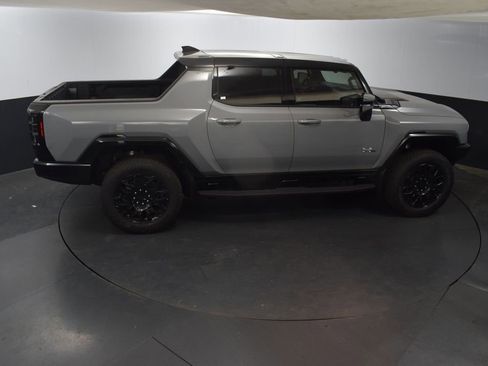 New 2025 GMC Hummer EV 2X image 40