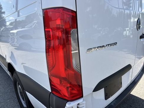 Used 2022 Mercedes-Benz Sprinter 2500 image 15