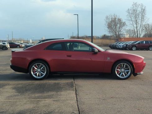 Used 2024 Dodge Charger Daytona Scat Pack w/ Plus Group AWD/4WD image 2